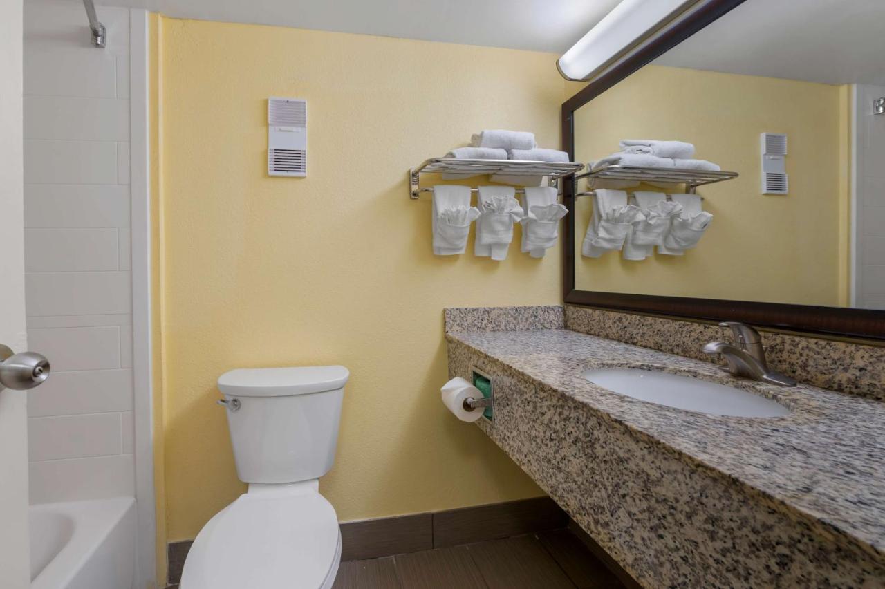 Western Hostel — photo 22