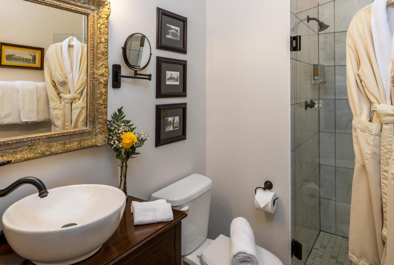 Arsenic and Old Lace Bed & Breakfast Inn — photo 11