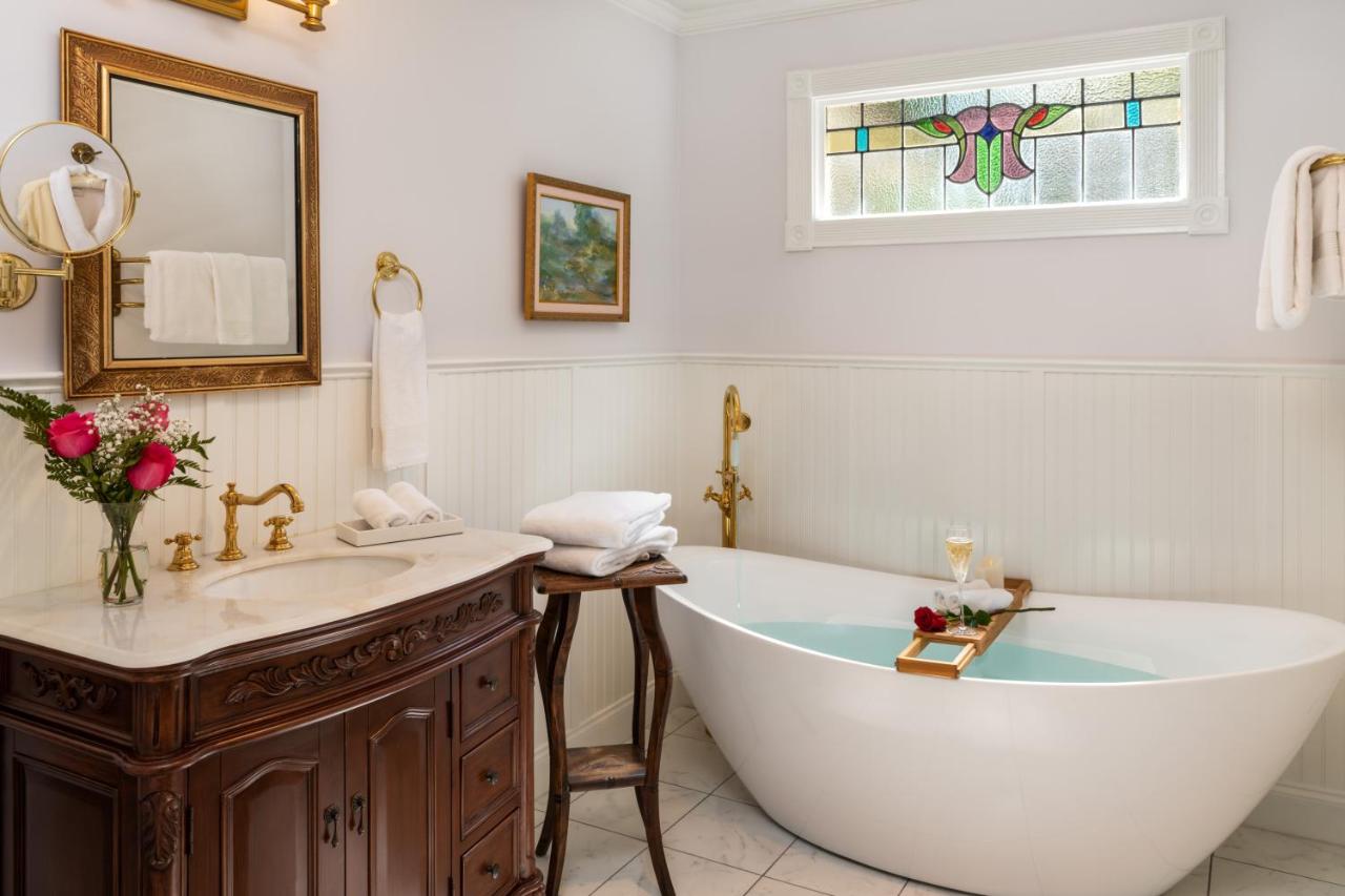 Arsenic and Old Lace Bed & Breakfast Inn — photo 15