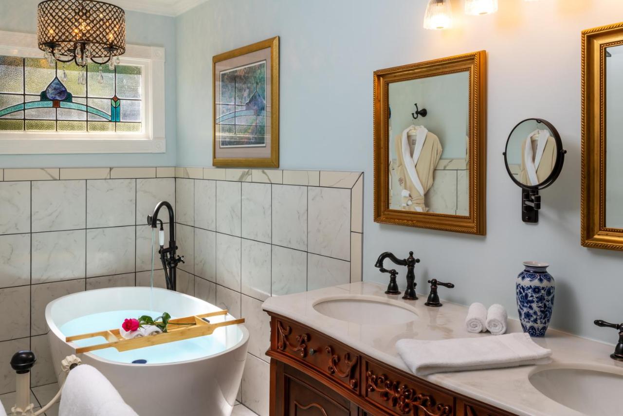 Arsenic and Old Lace Bed & Breakfast Inn — photo 18