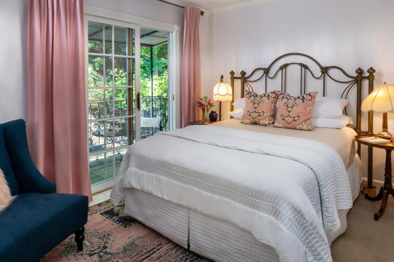 Arsenic and Old Lace Bed & Breakfast Inn — photo 21