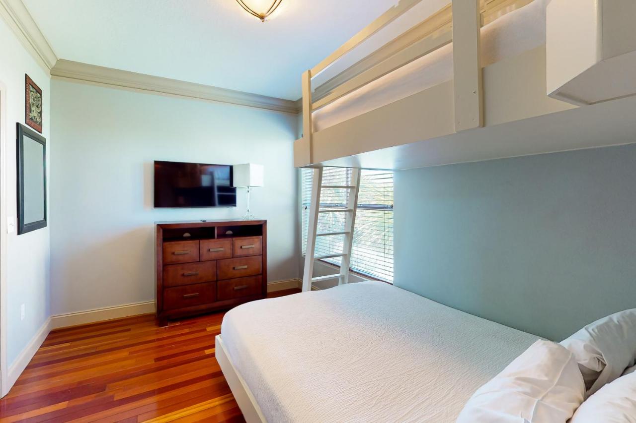 Beach Pointe 301 by Destin Getaways — photo 10