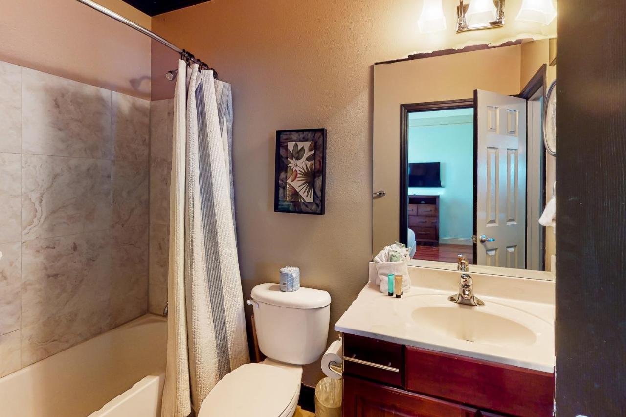 Beach Pointe 301 by Destin Getaways — photo 11