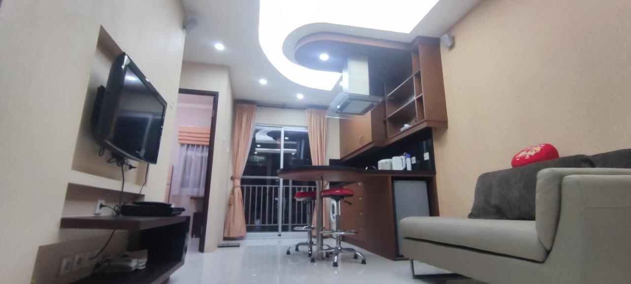 Classy! 2BR Apartment - Modern Comfort in West Jakarta CBD