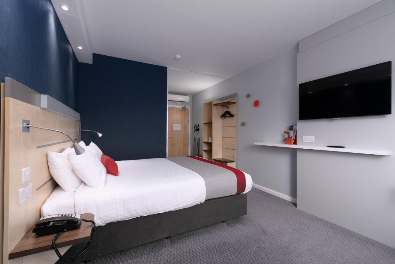 Standard Double Room with Free Hot Breakfast