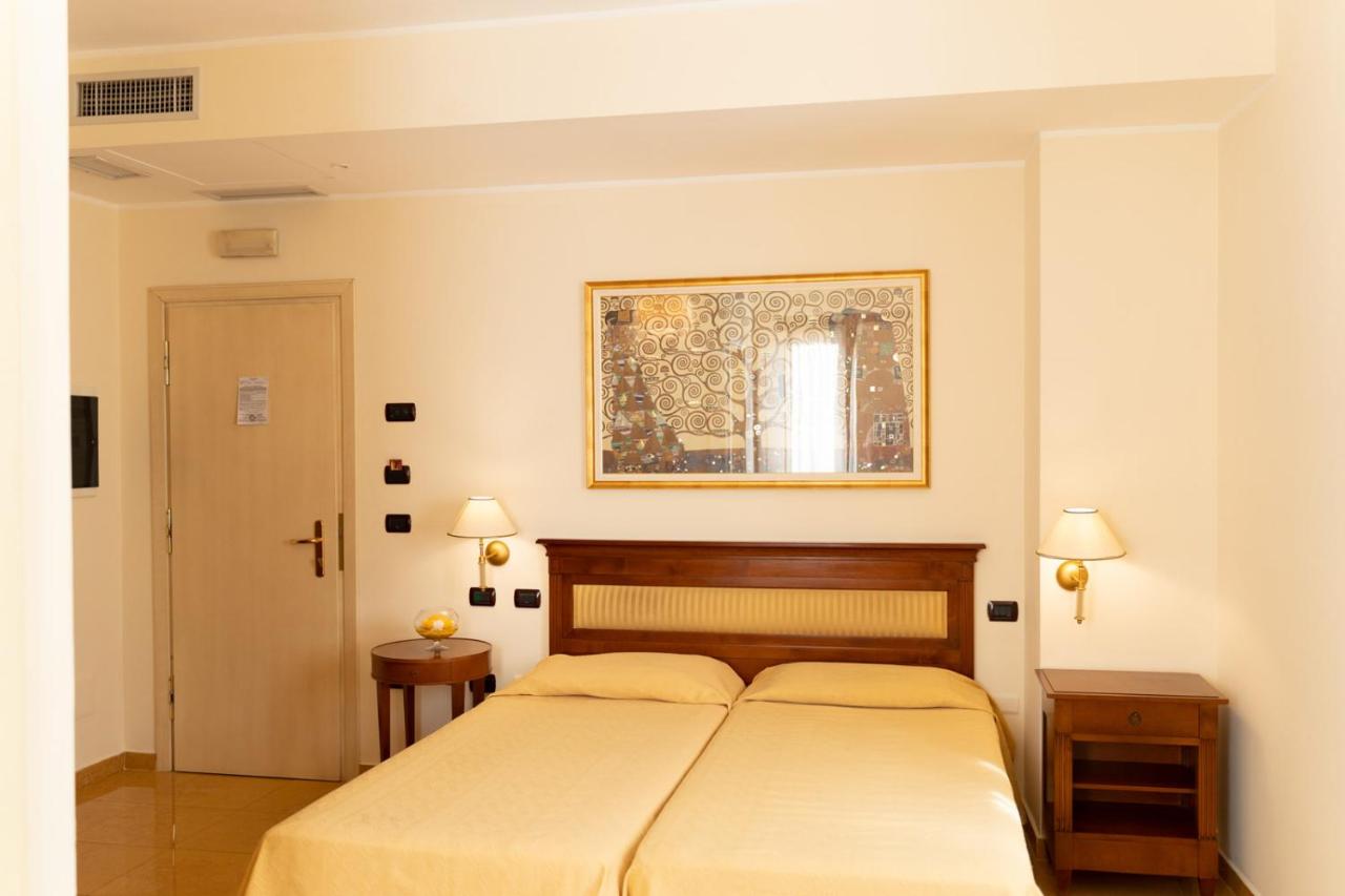 Hotel Ristorante Vecchia Vibo photo