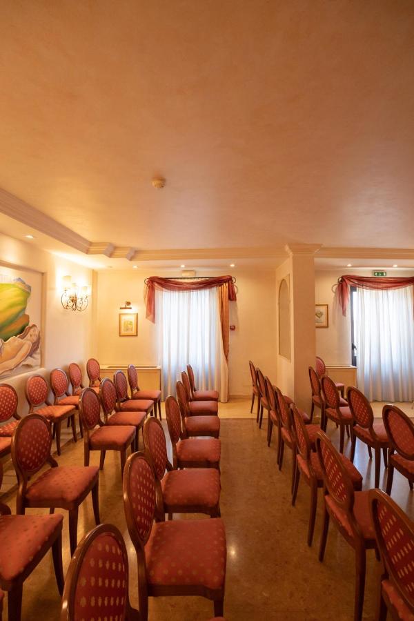 Hotel Ristorante Vecchia Vibo photo