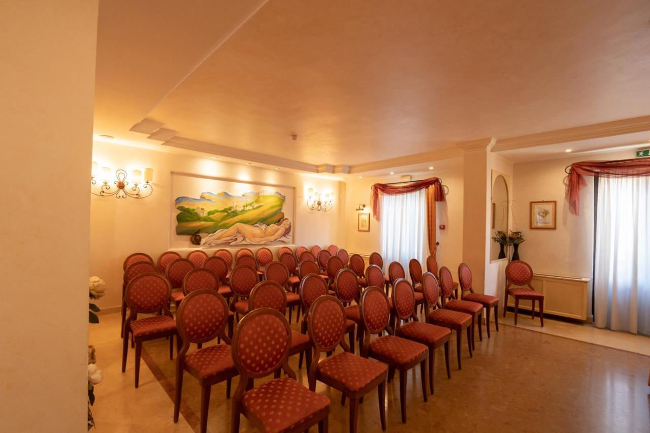 Hotel Ristorante Vecchia Vibo photo
