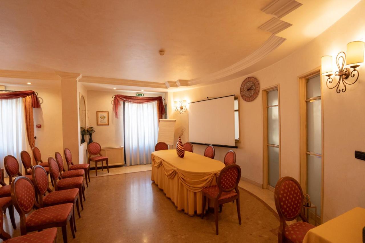 Hotel Ristorante Vecchia Vibo photo