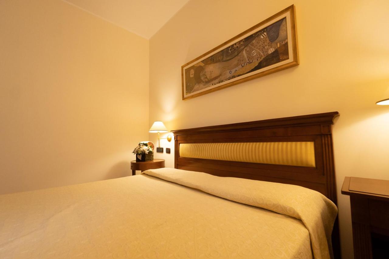 Hotel Ristorante Vecchia Vibo photo