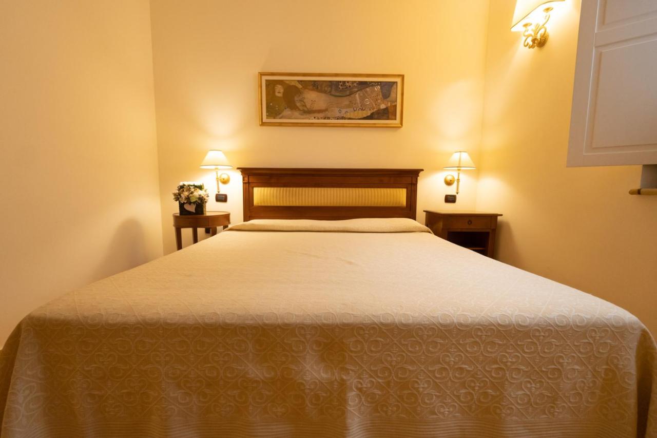 Hotel Ristorante Vecchia Vibo photo