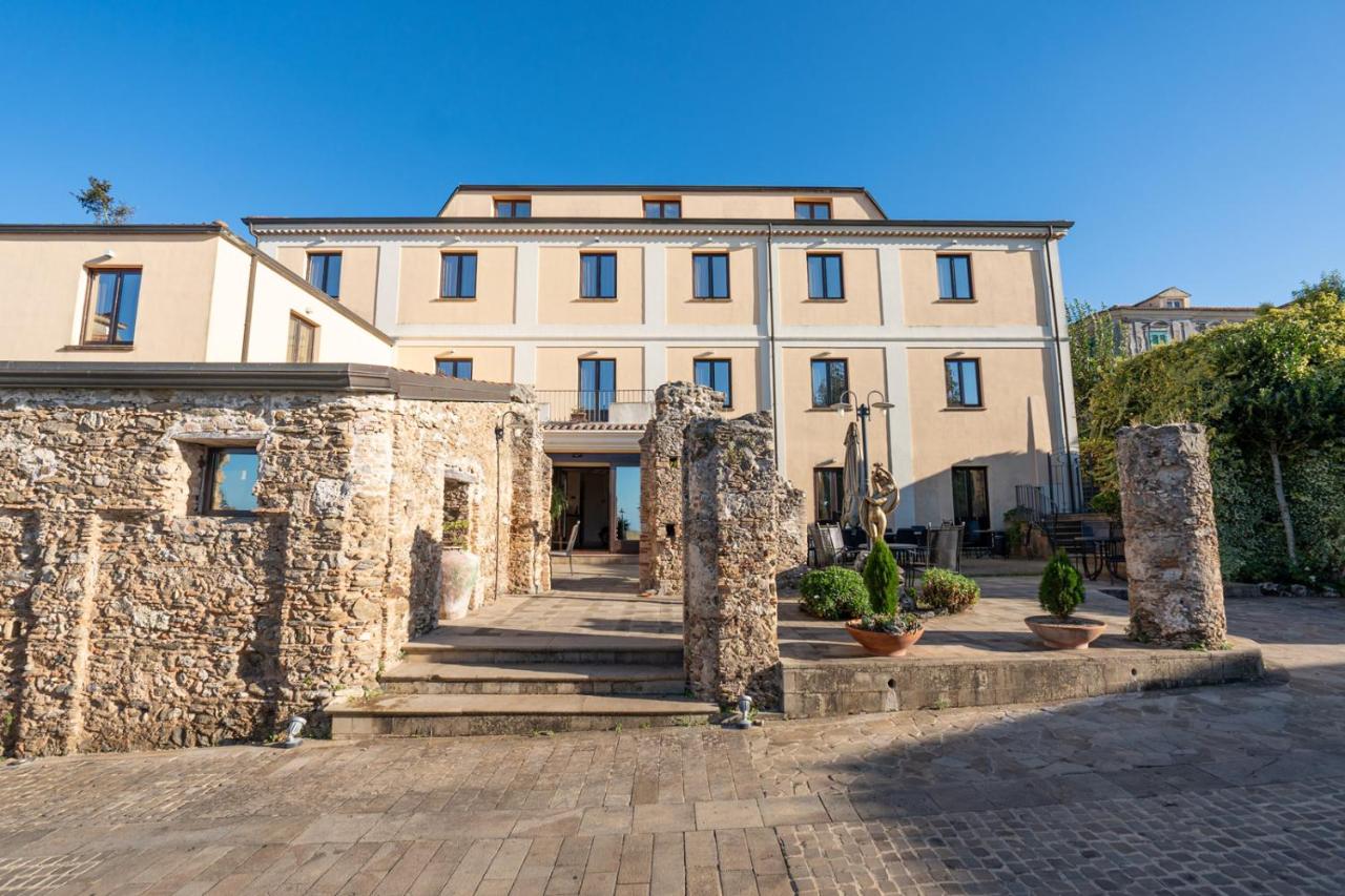 Hotel Ristorante Vecchia Vibo photo