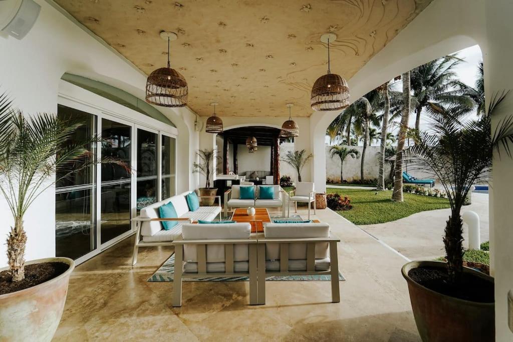 Villa Corona 6 BR Luxury Mansion photo