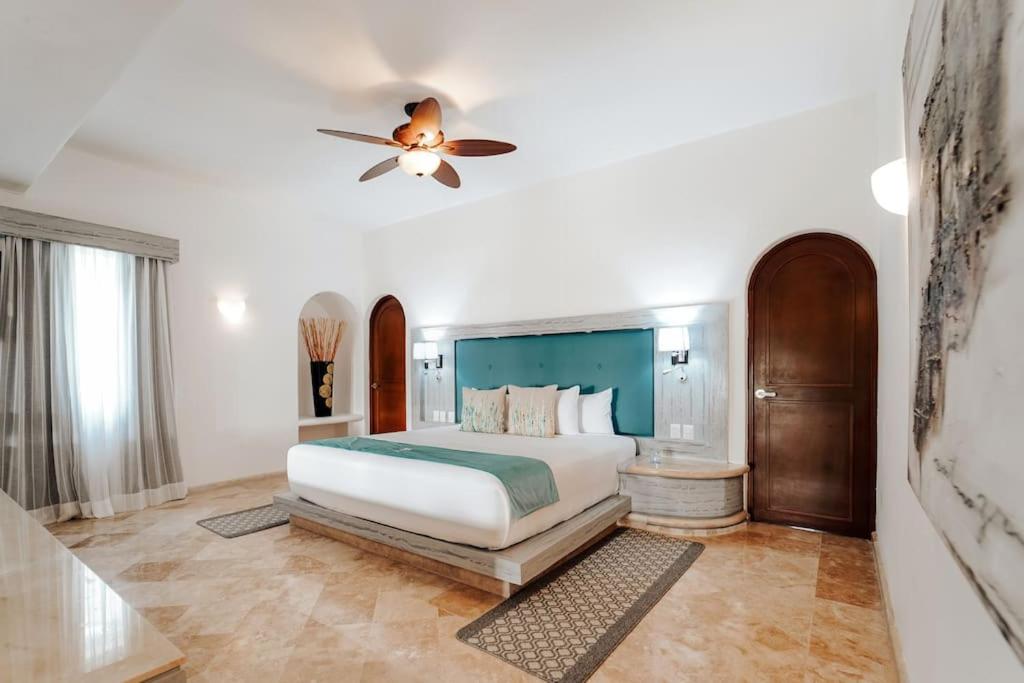 Villa Corona 6 BR Luxury Mansion photo
