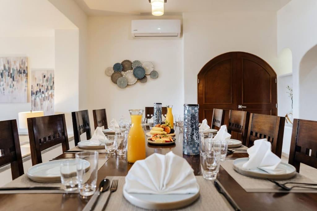 Villa Corona 6 BR Luxury Mansion photo
