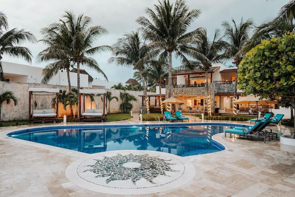 Villa Corona 6 BR Luxury Mansion photo