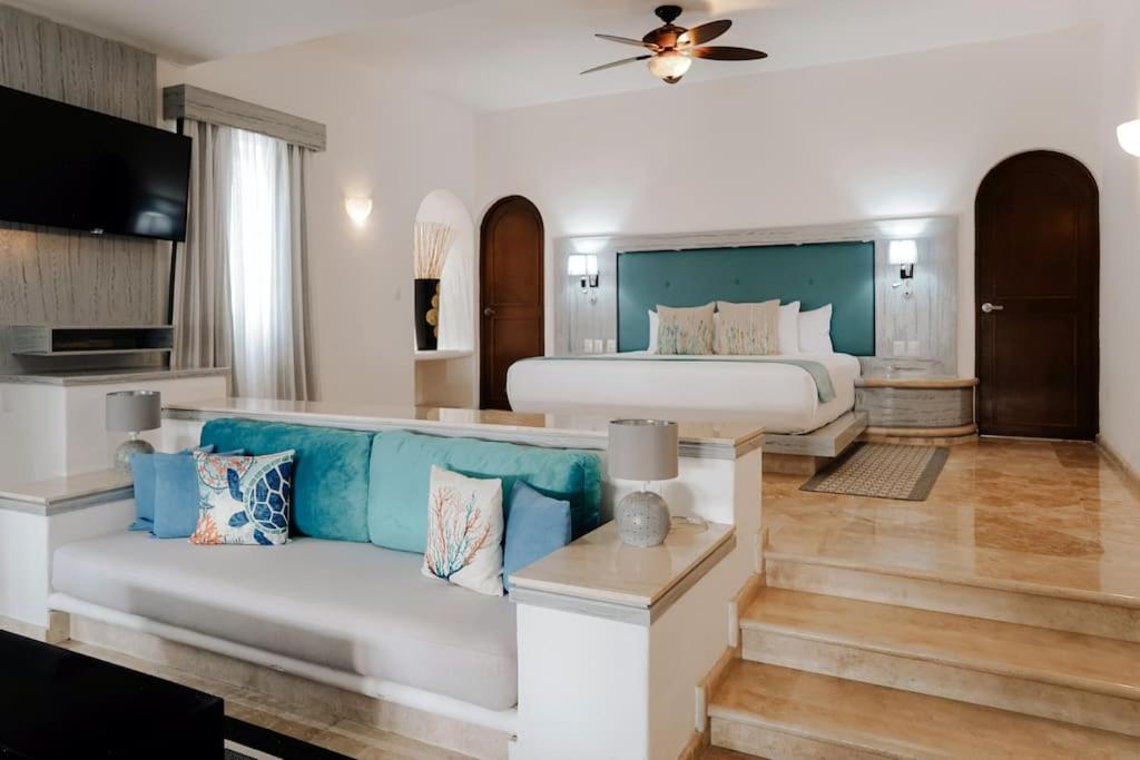 Villa Corona 6 BR Luxury Mansion photo