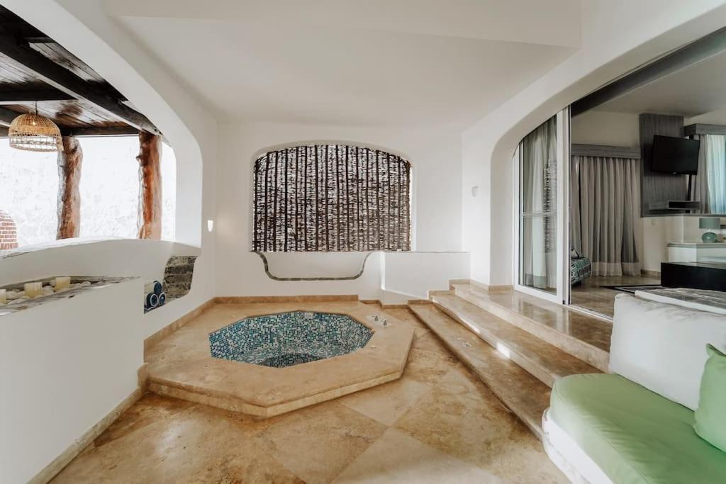 Villa Corona 6 BR Luxury Mansion photo