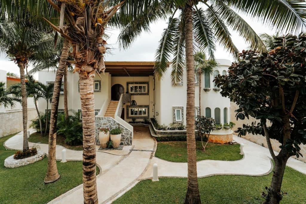 Villa Corona 6 BR Luxury Mansion photo