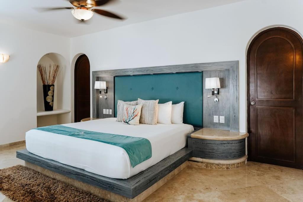 Villa Corona 6 BR Luxury Mansion photo