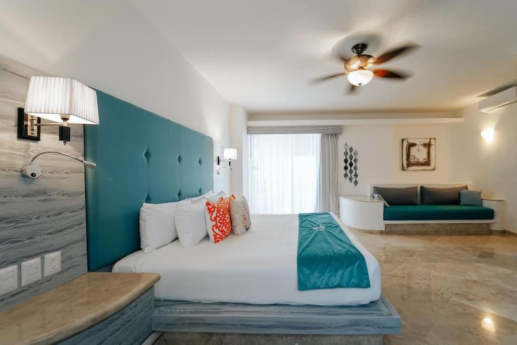 Villa Corona 6 BR Luxury Mansion photo