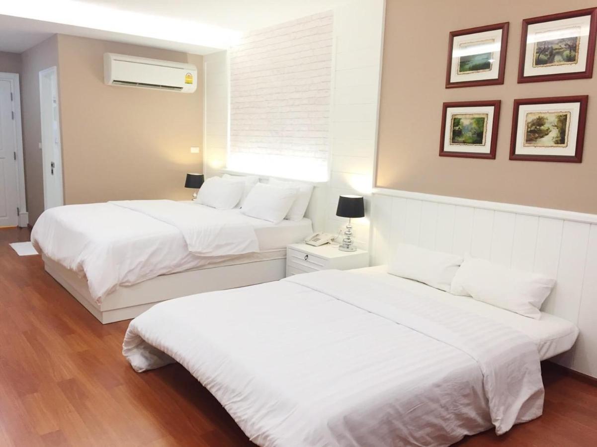 Sabai Dee Minitel - 2