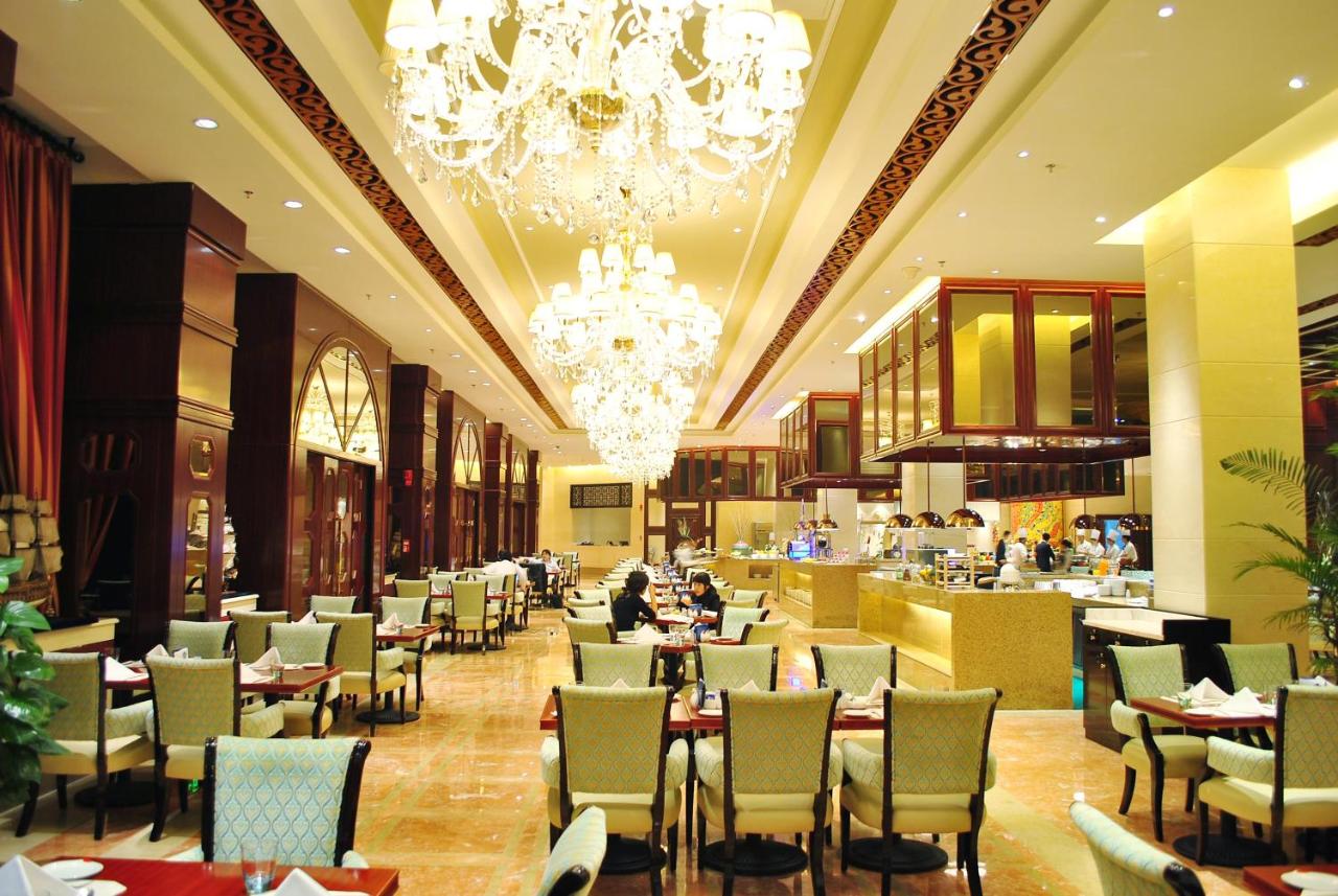 Wyndham Grand Plaza Royale Palace Chengdu photo