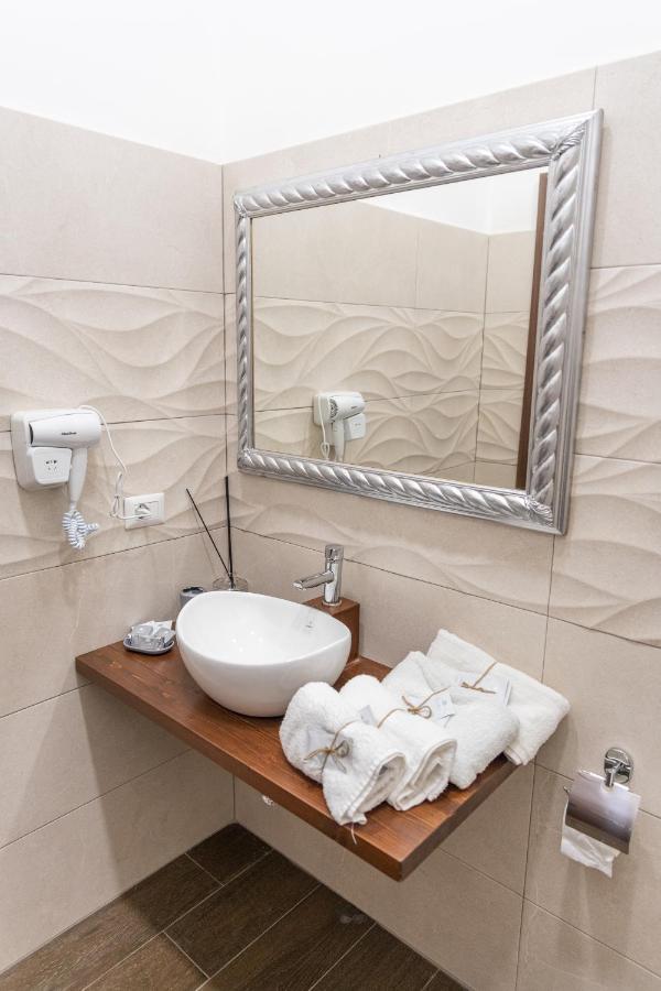 Benjoy Hotel - 2