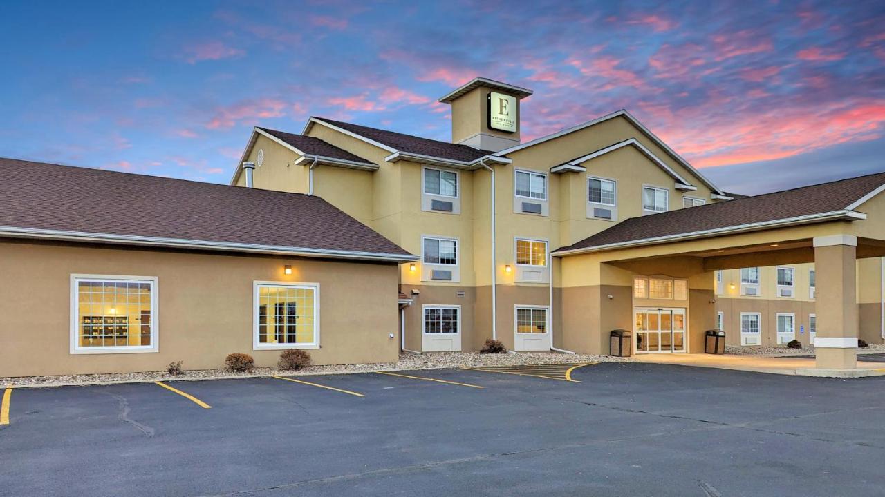 Estherville Hotel & Suites — photo 1
