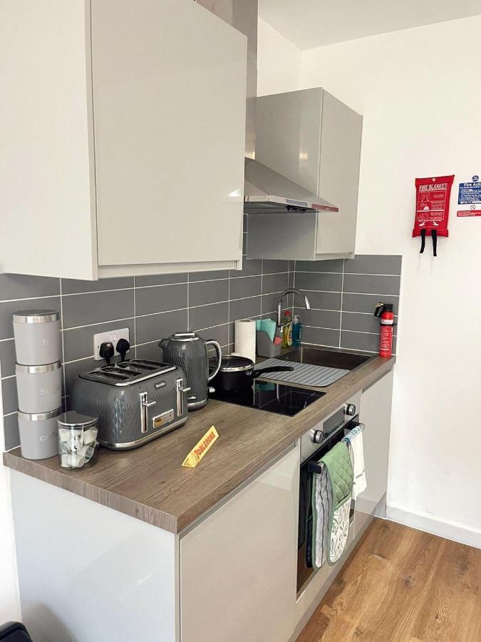 Cambridge Studios and Suites by Tas Accommodations - 3