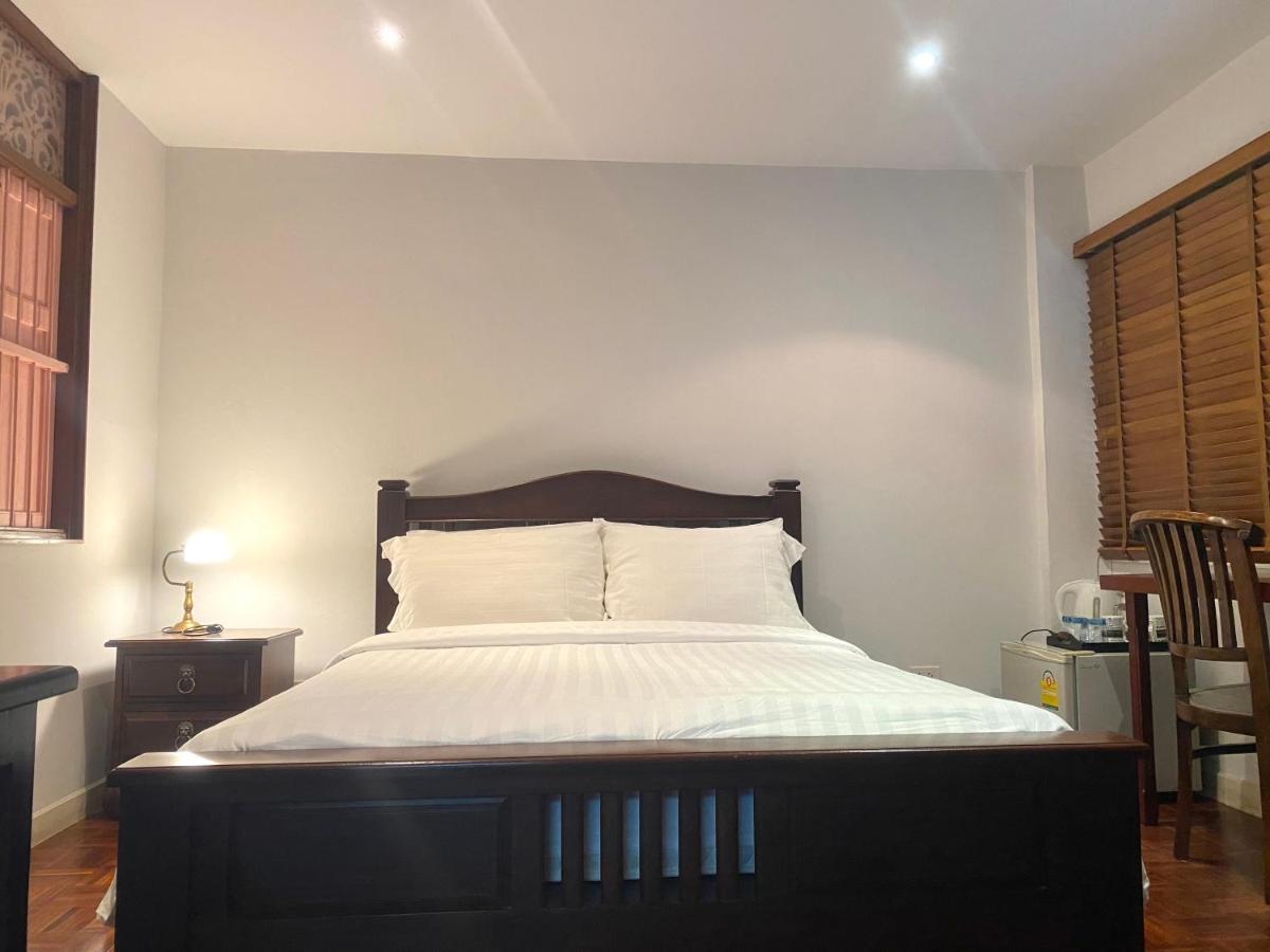 Cafe ice resident - 3