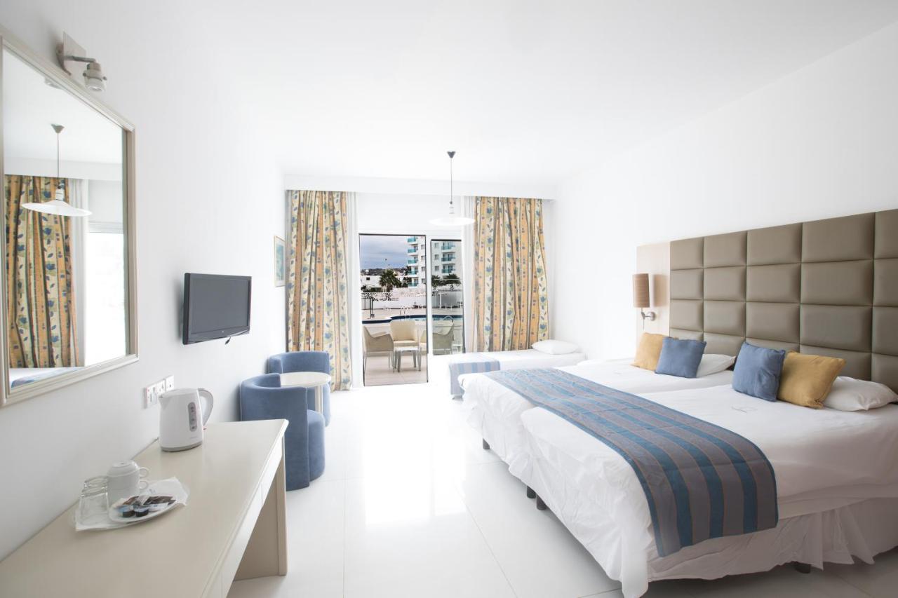 Odessa Beach Hotel photo