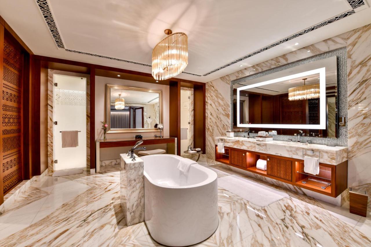 Royal Saray Resort photo