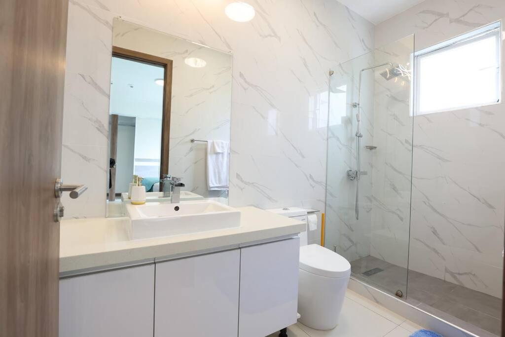 Kensington Gates luxury Condo - 3