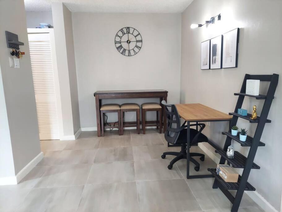 Modern Apartment at the Worthington - 2