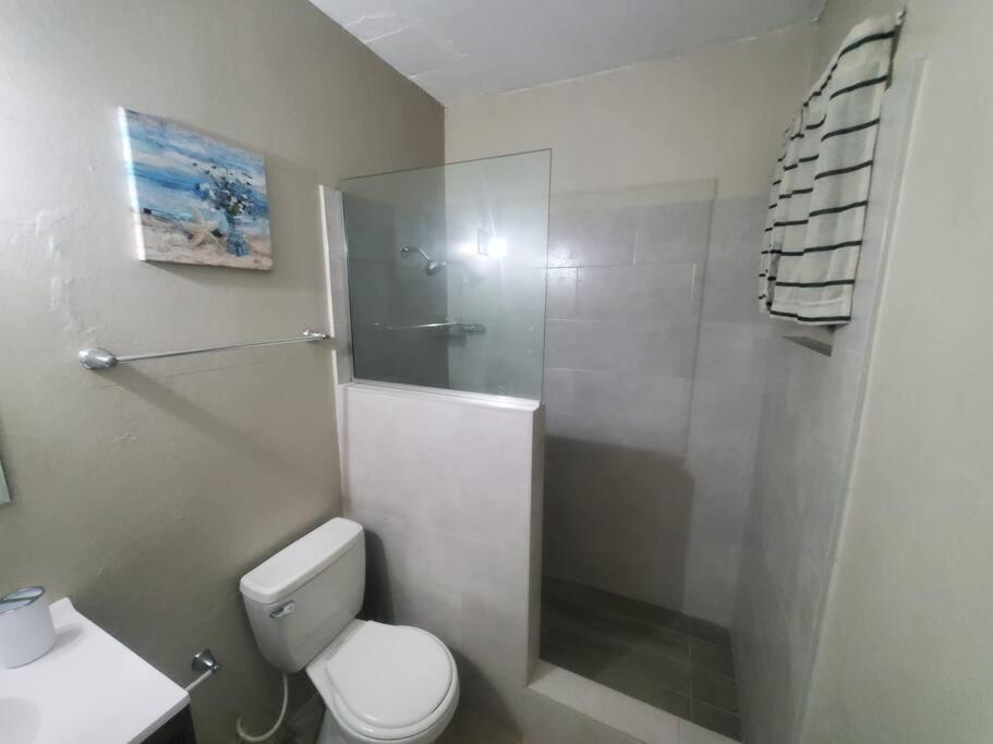 Modern Apartment at the Worthington - 4