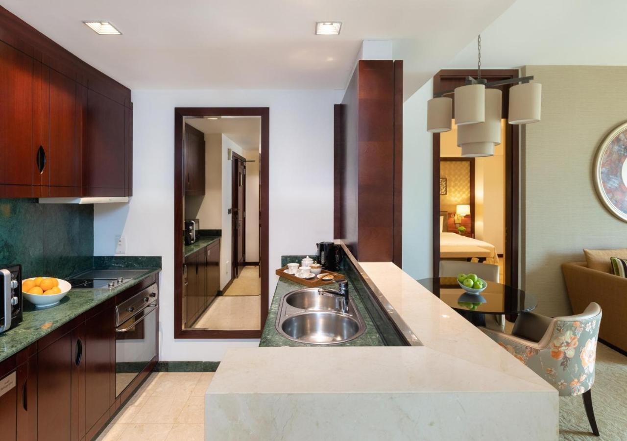 Dusit Thani Dubai photo