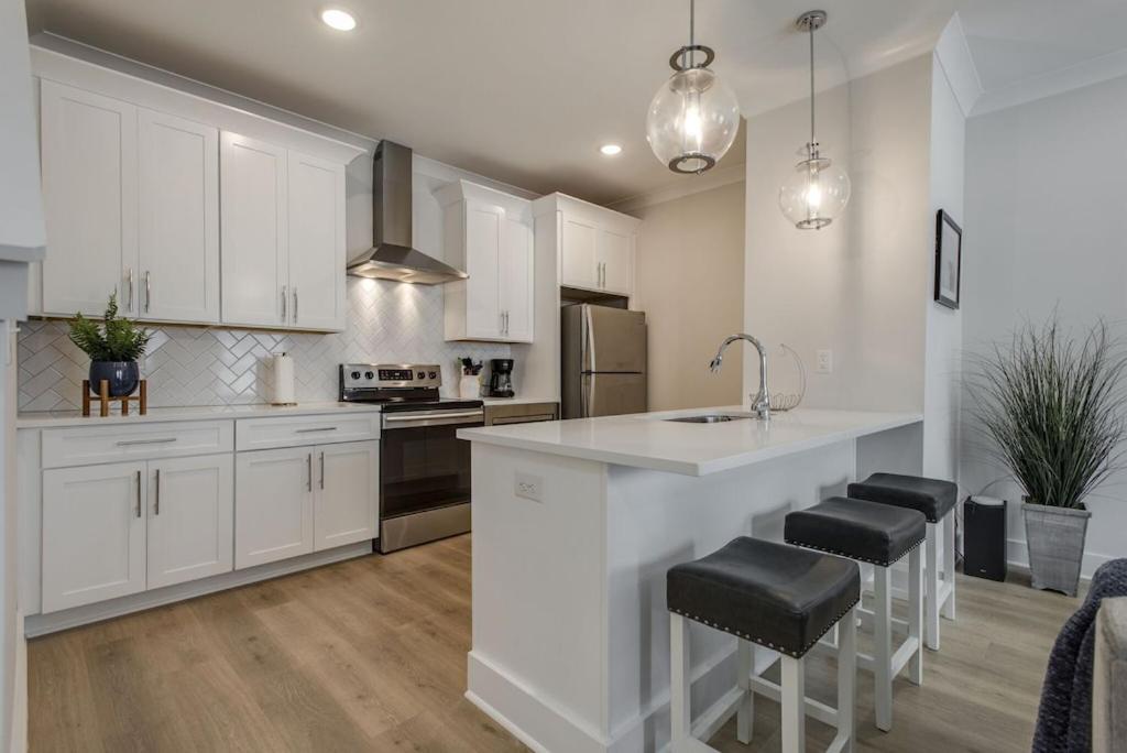 Classy, Cozy, Close to downtown