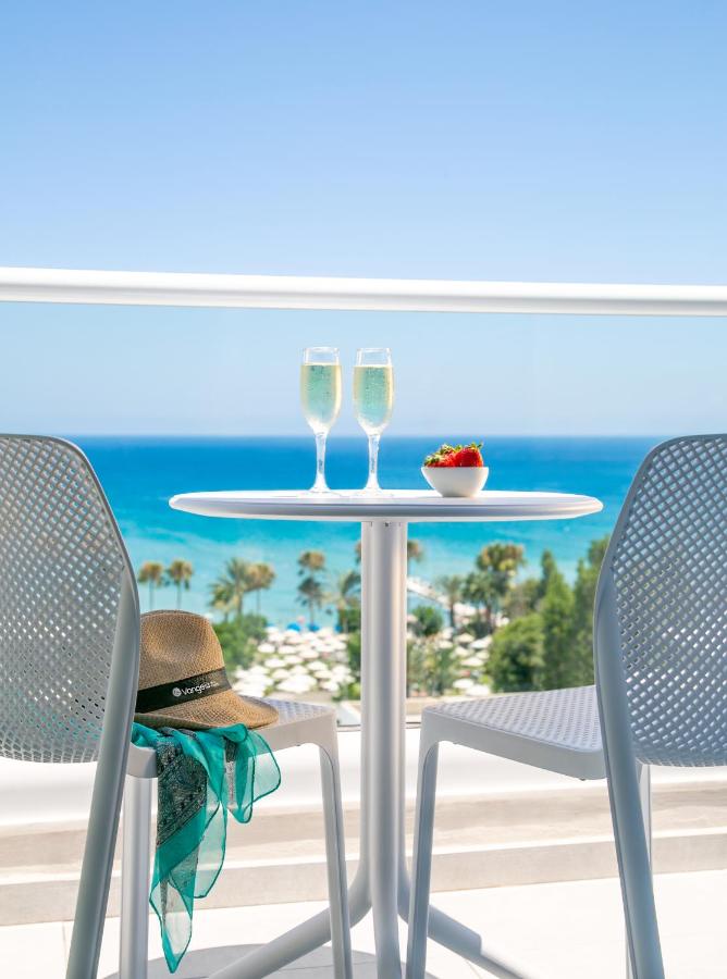 Vangelis Hotel & Suites photo