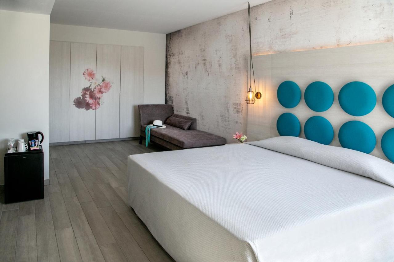 Vangelis Hotel & Suites photo