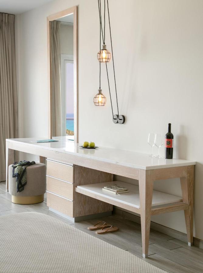 Vangelis Hotel & Suites photo