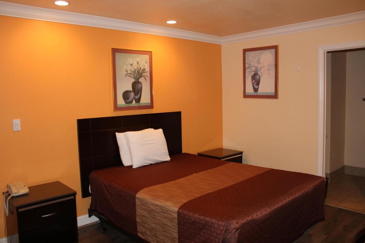 Redwood Budget Motel — photo 14