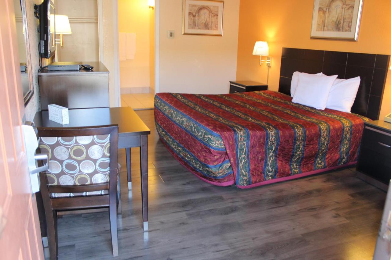 Redwood Budget Motel — photo 20