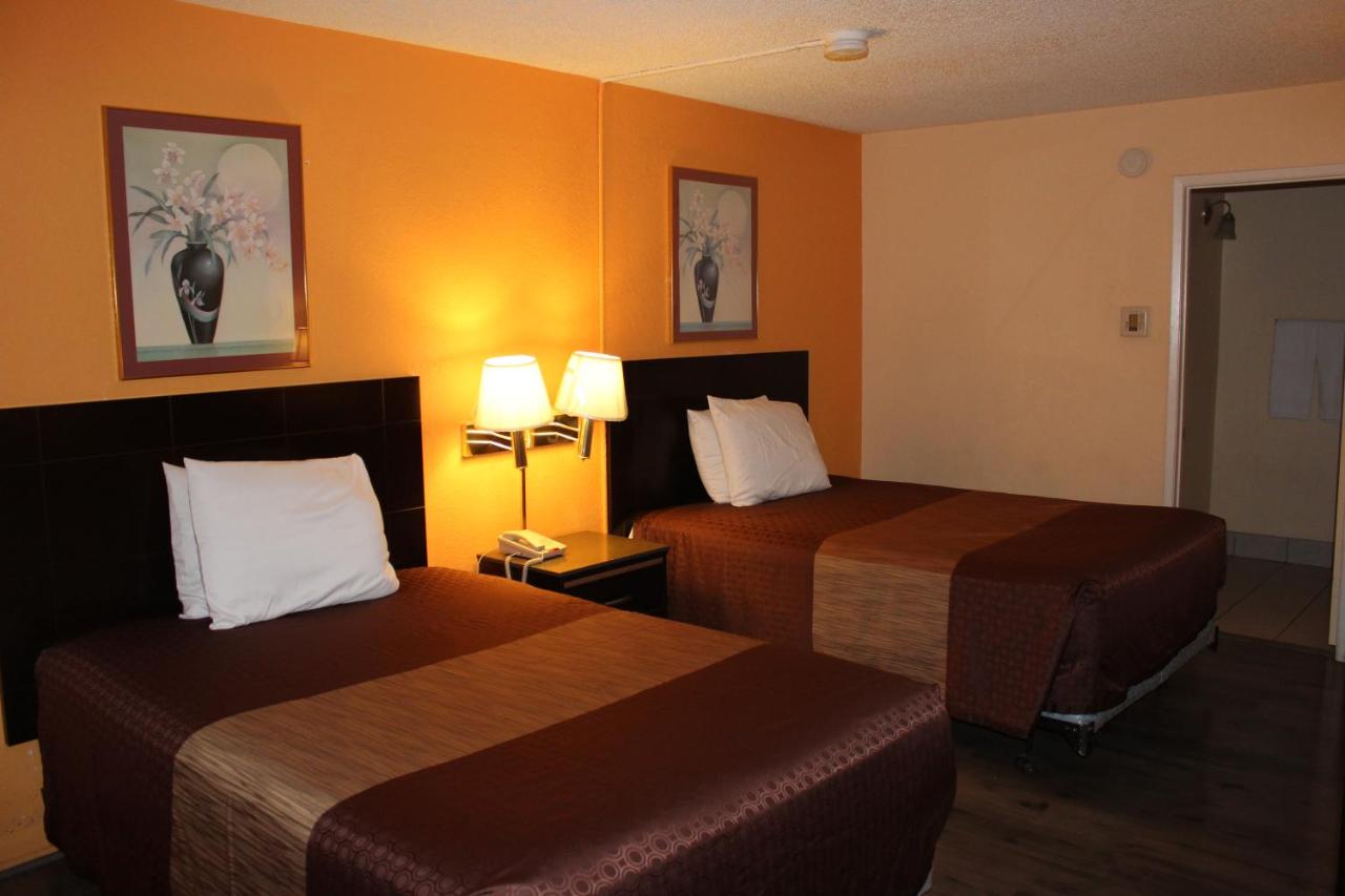Redwood Budget Motel — photo 24