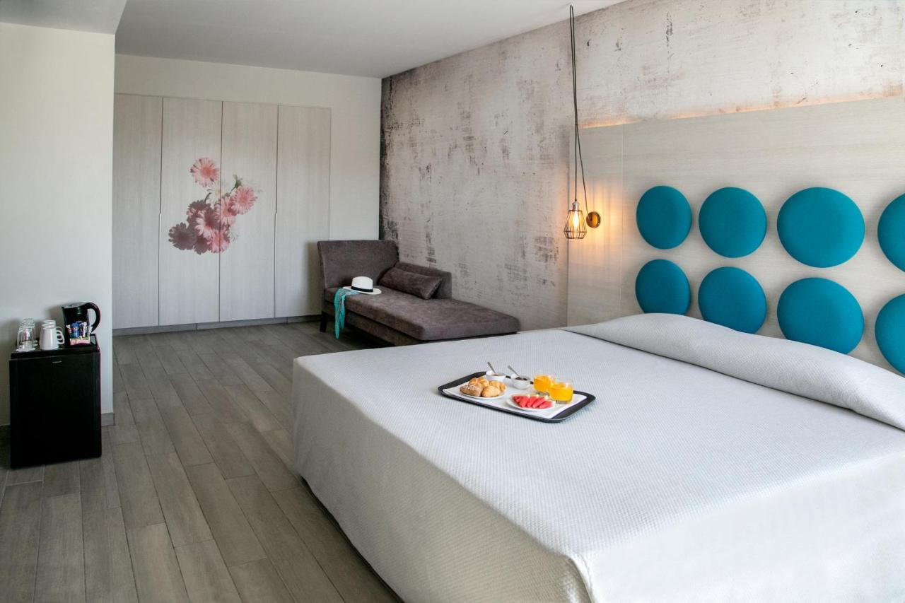 Vangelis Hotel & Suites photo