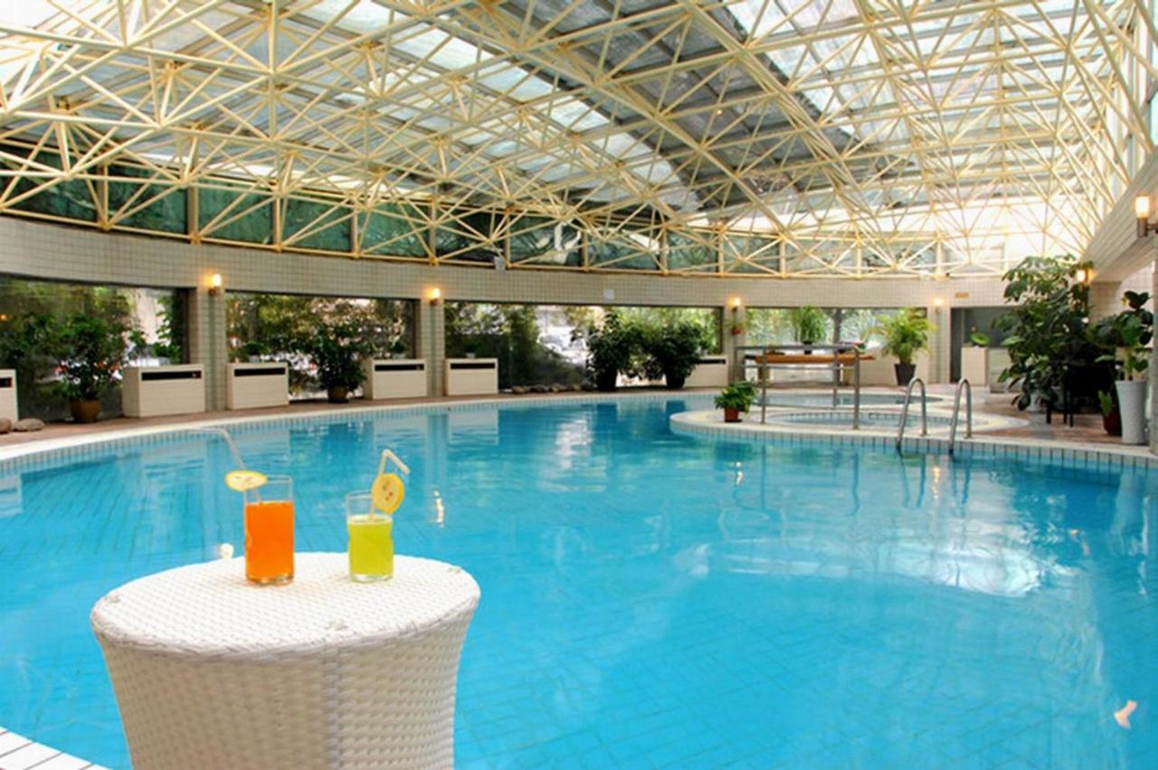 Jianguo Hotspring Hotel photo