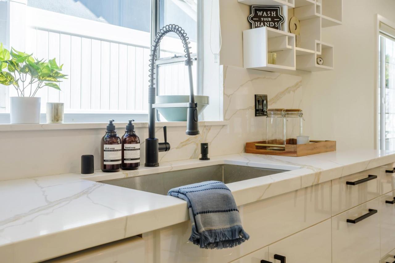 New 5 bed w/hot tub close to Universal sleeps 12 - 3