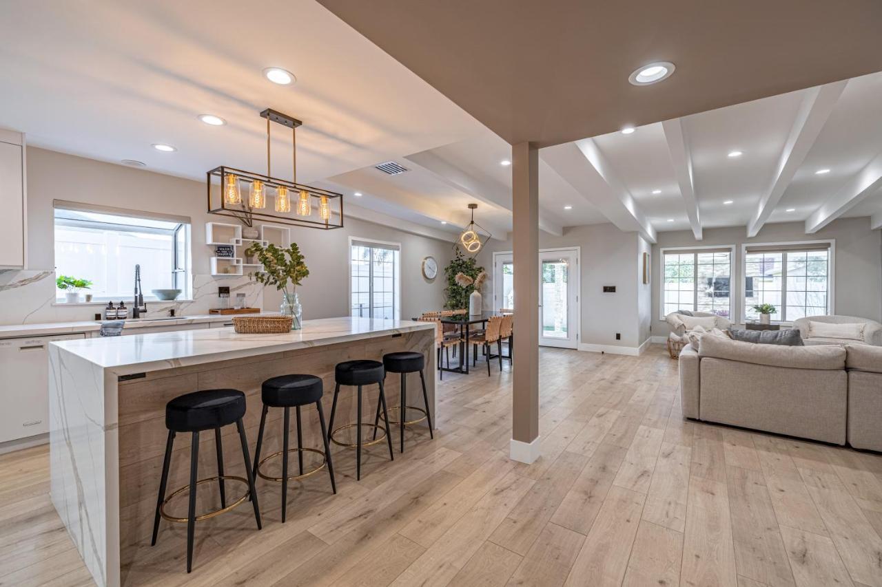 New 5 bed w/hot tub close to Universal sleeps 12 - 4