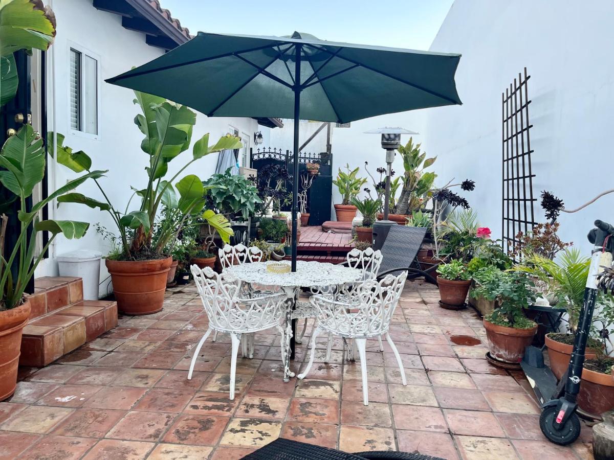 Hollywood Hills Homestay - 2