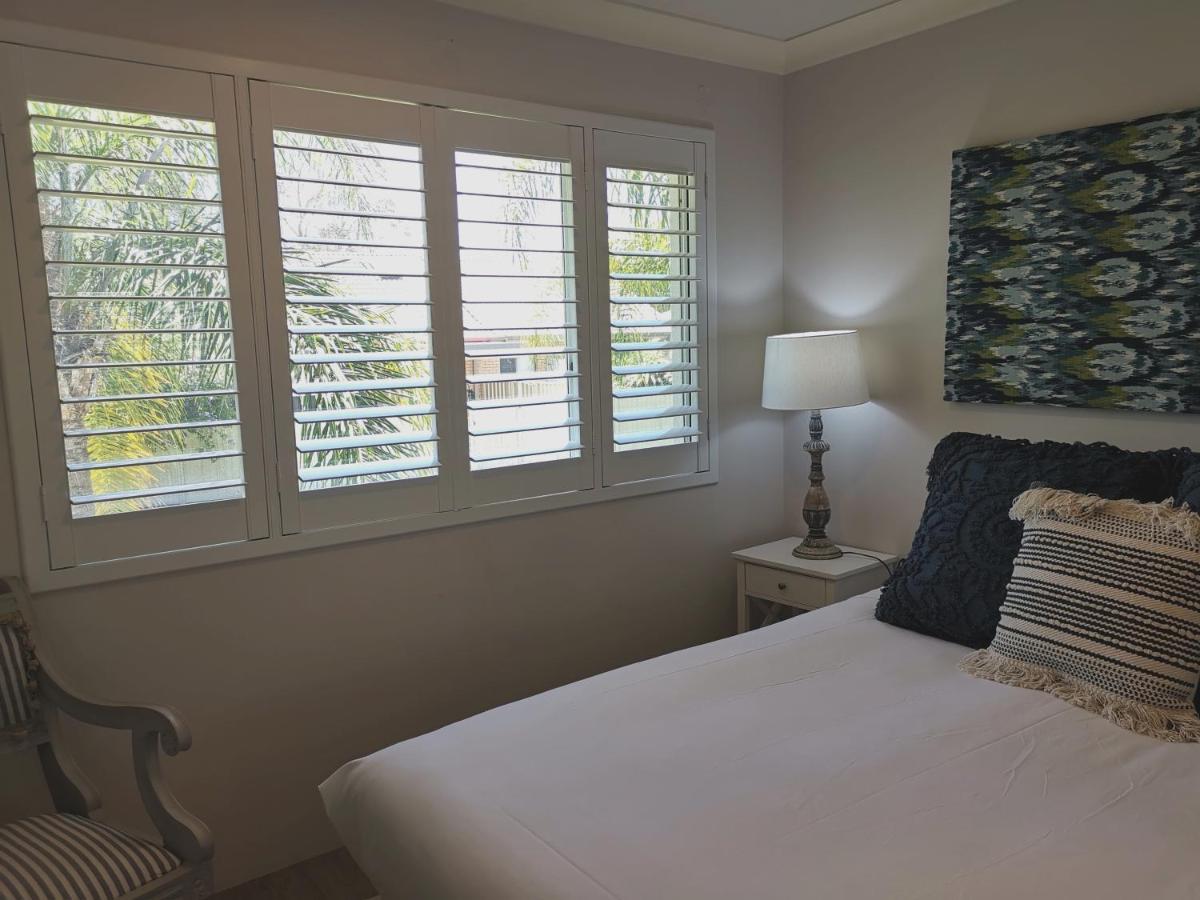 Bay of Palms photo